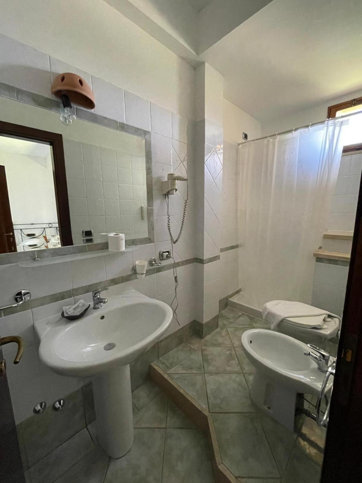 Hotel Residence Da Carmelo Palinuro Bagian luar foto